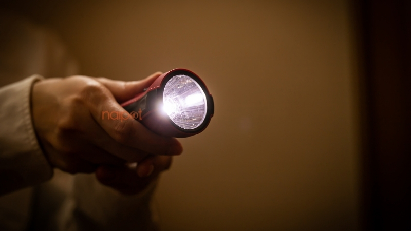 Nhu cầu thị trường và cơ hội nhập hàng đèn pin Trung Quốc