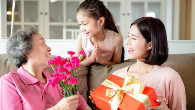 Tặng mẹ những bông hoa tươi ngát 